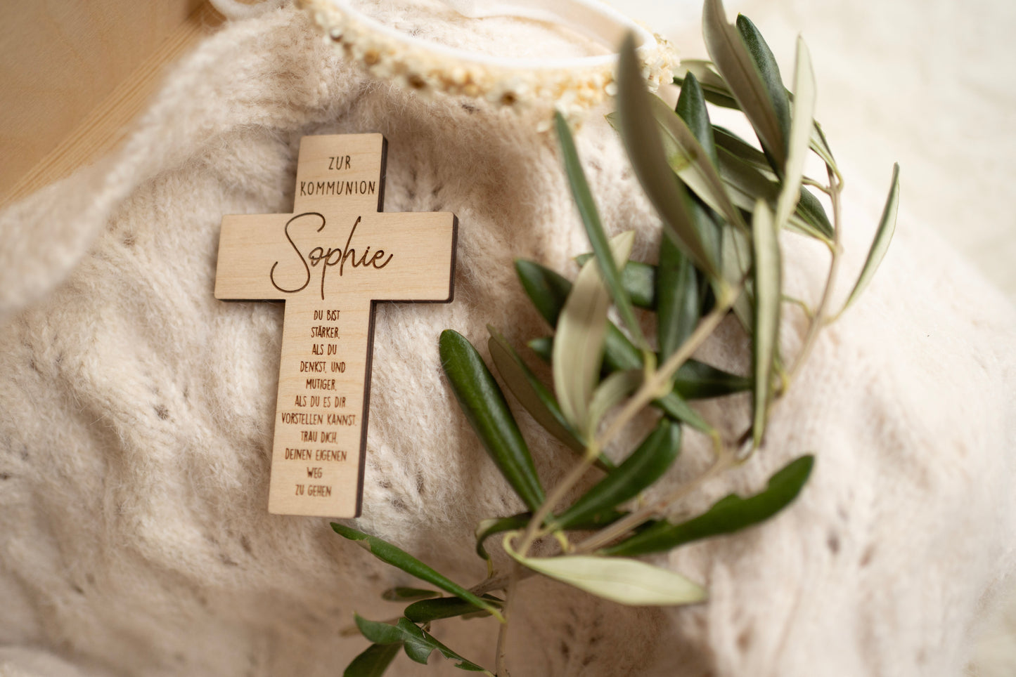 Taufkreuz personalisiert aus Holz