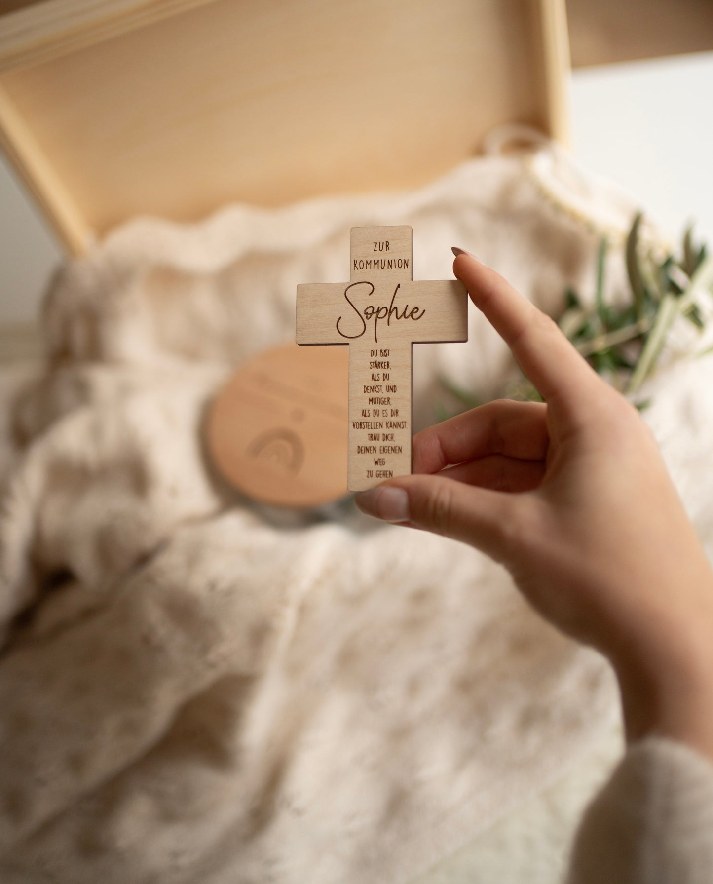 Taufkreuz personalisiert aus Holz