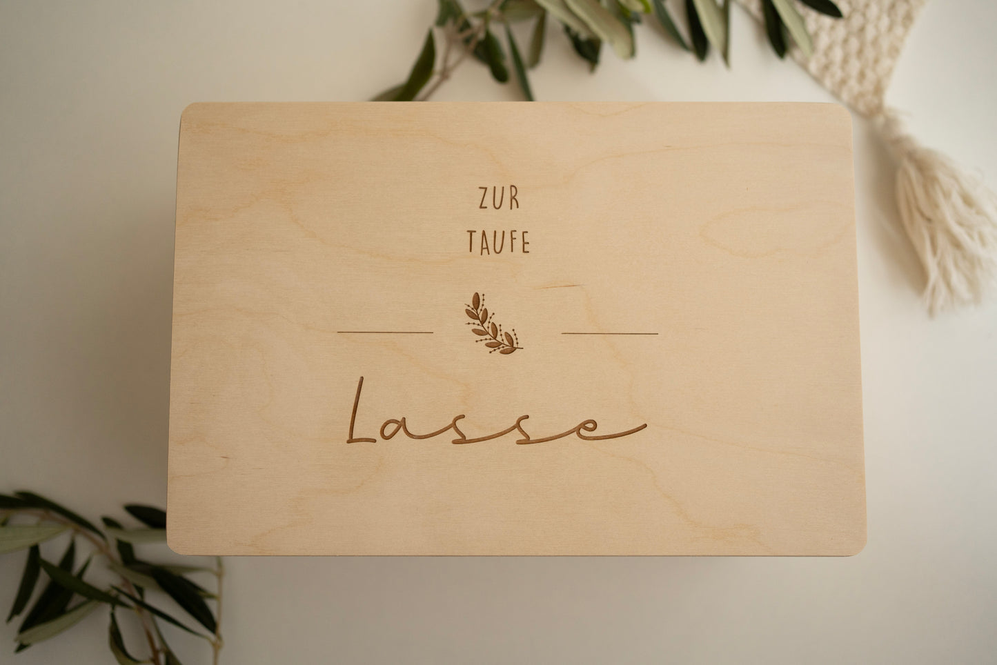 Personalisierte Erinnerungskiste zur Taufe