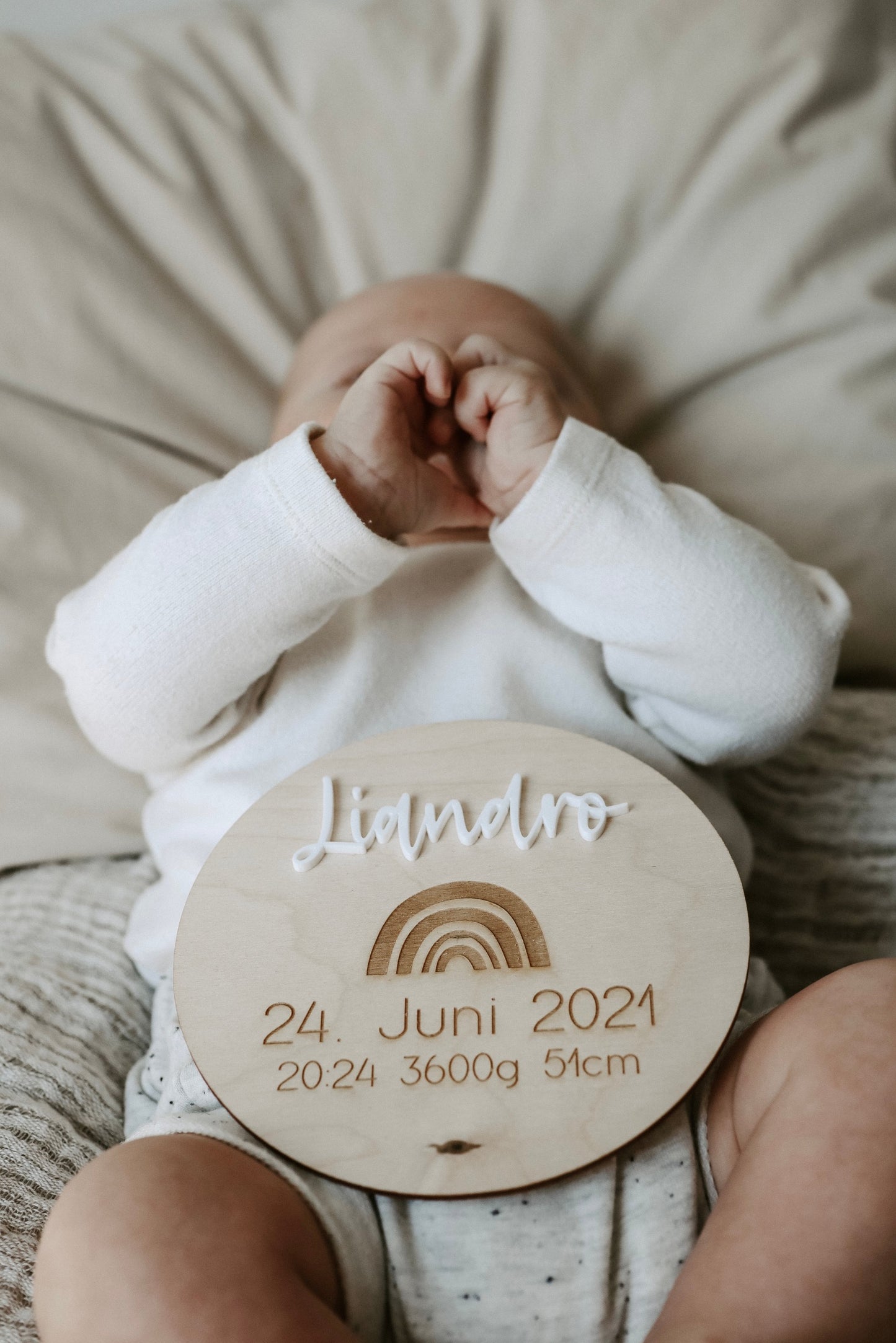 Personalisierte Geburtsscheibe aus Holz