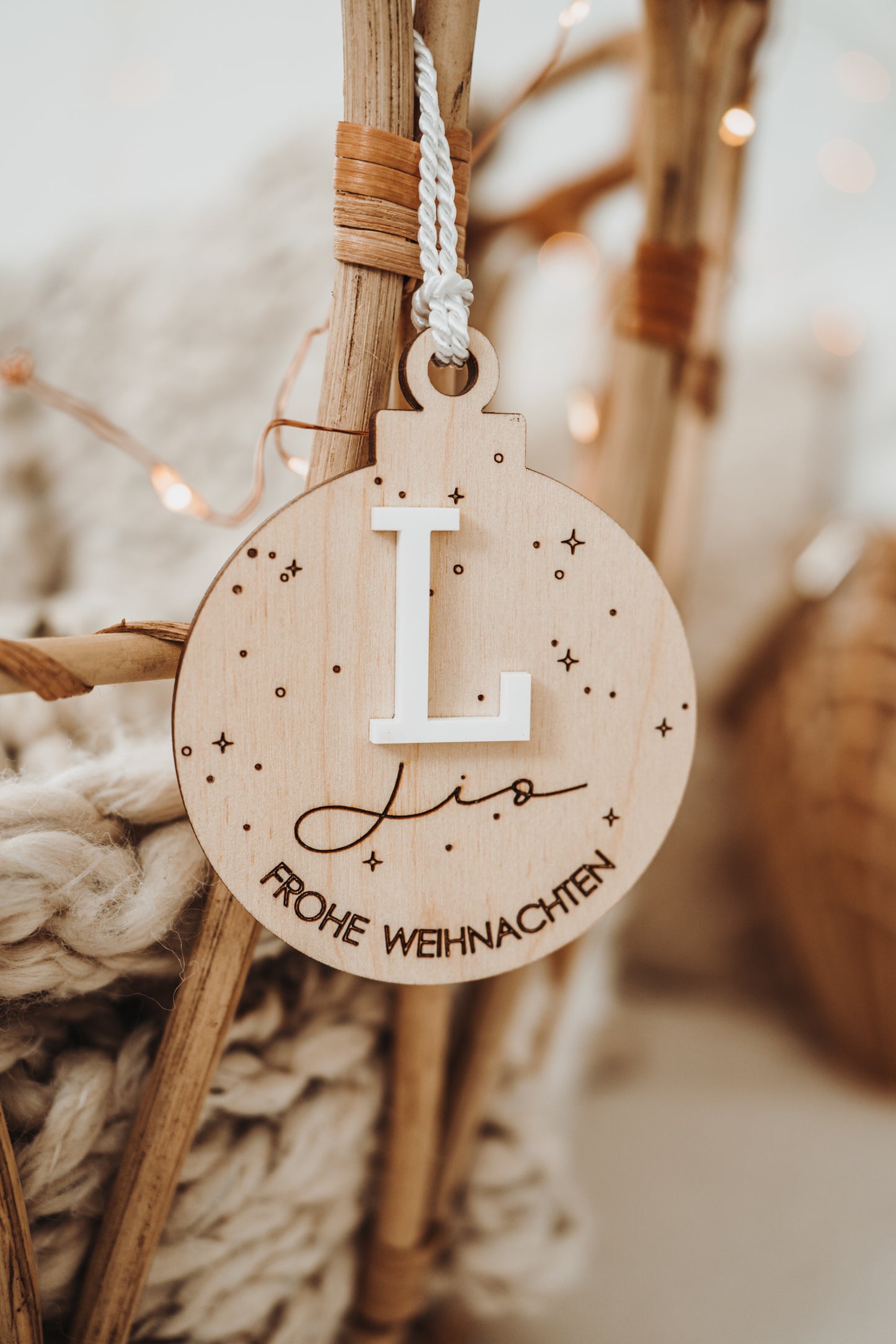 Personalisierte Weihnachtskugel mit Acryl-Buchstaben