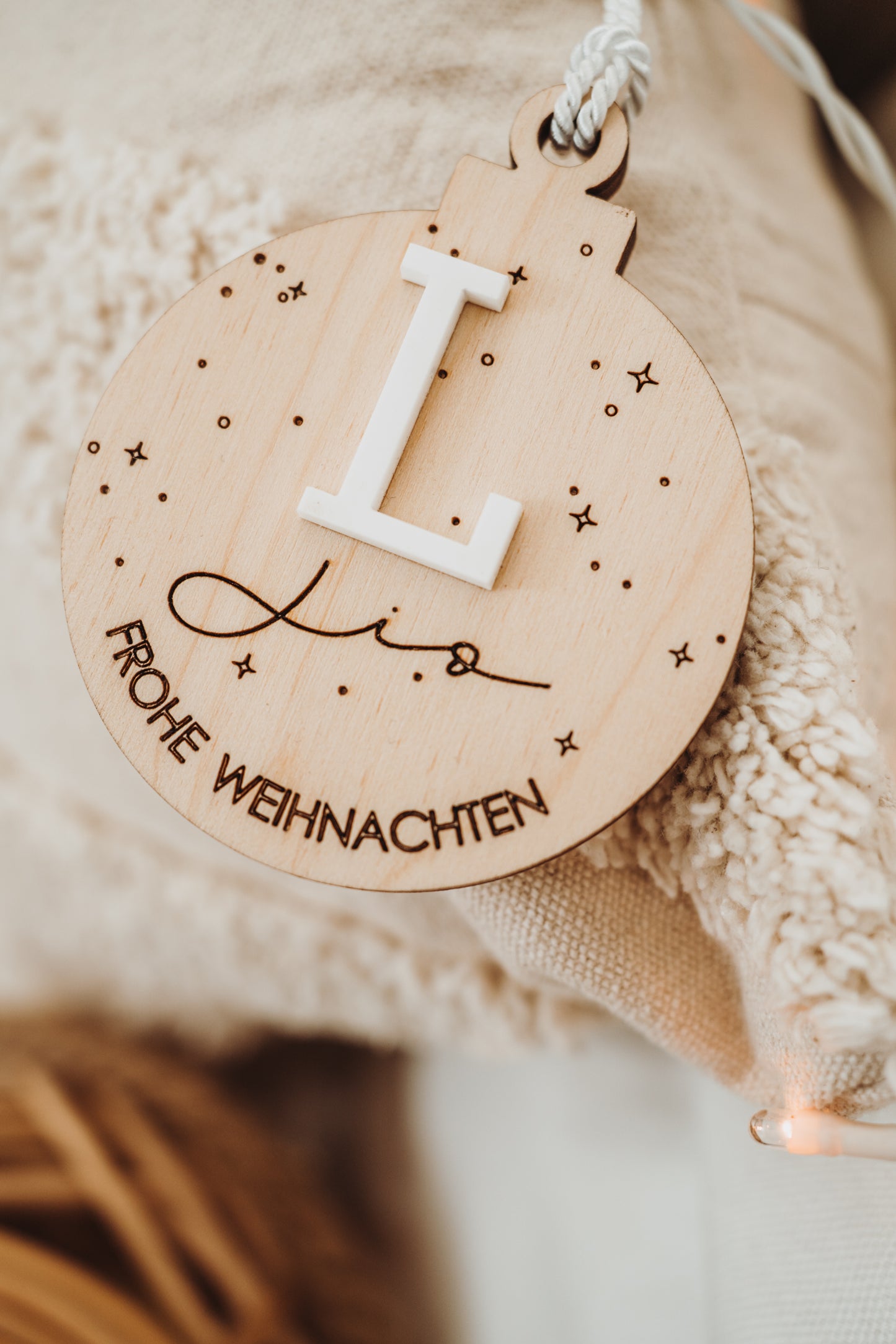 Personalisierte Weihnachtskugel mit Acryl-Buchstaben