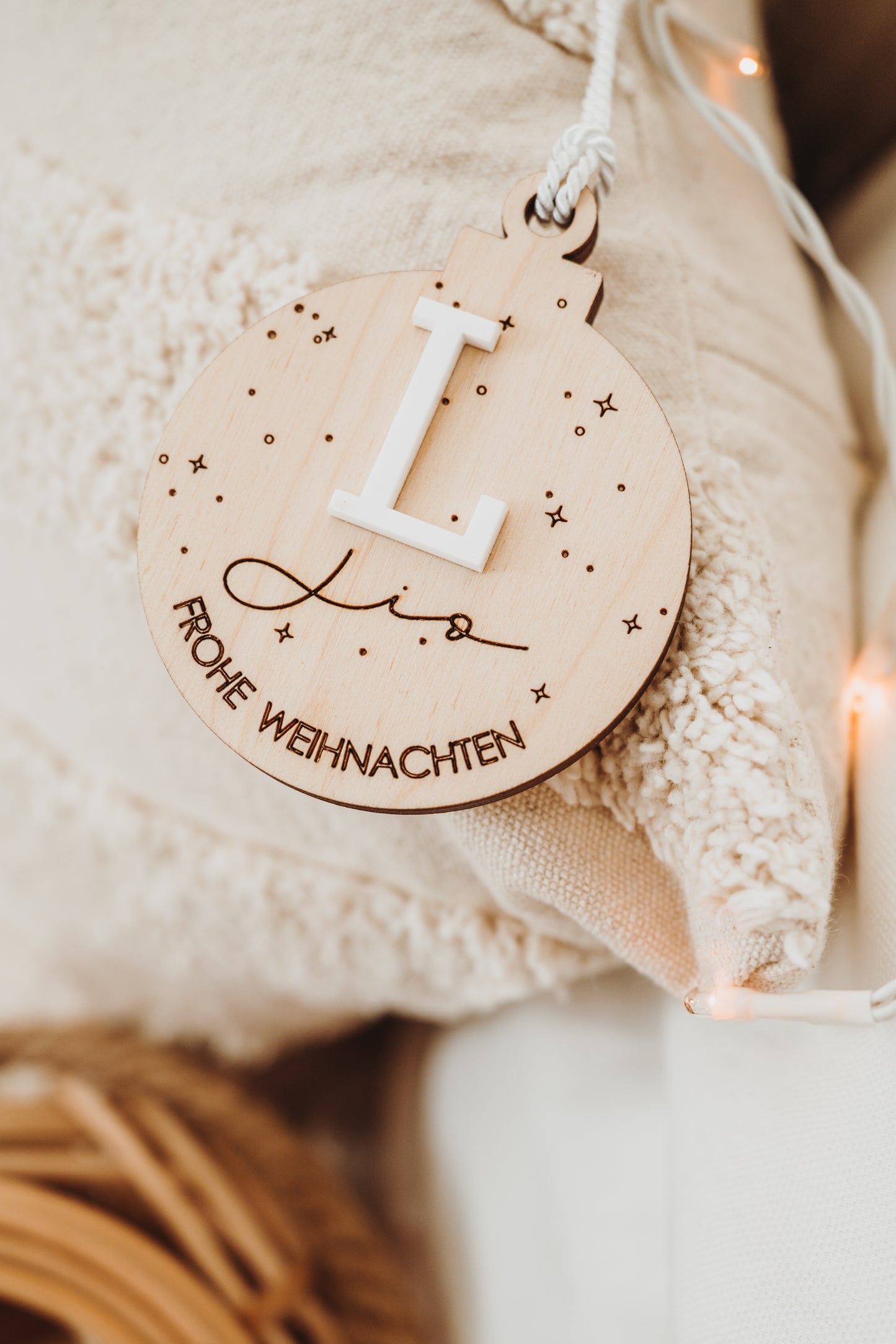 Personalisierte Weihnachtskugel mit Acryl-Buchstaben