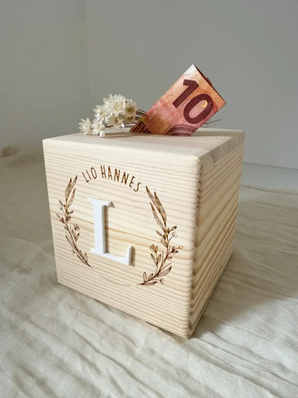 Personalisierte Spardose aus Holz – Bild 6