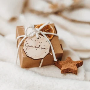 Personalisierte Holzanhänger für Weihnachten