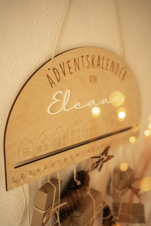Personalisierter Adventskalender mit Grachtenlandschaft für Kinder – Bild 8