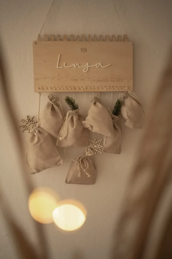 Personalisierter Adventskalender mit Grachtenlandschaft für Kinder – Bild 7