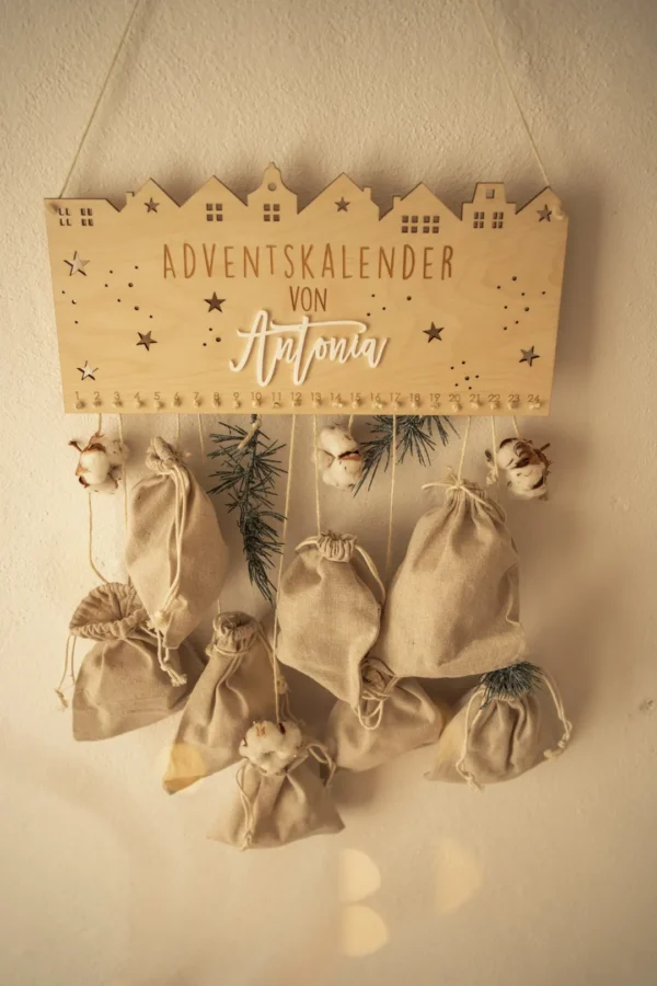 Personalisierter Adventskalender mit Grachtenlandschaft für Kinder – Bild 6