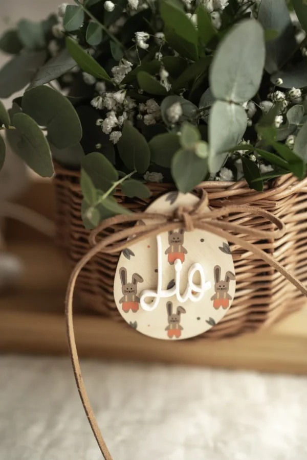 Personalisierte bunte Osteranhänger mit Osterkörbchen – Bild 7