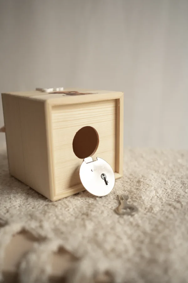 Personalisierte Spardose aus Holz mit Motiv – Bild 10