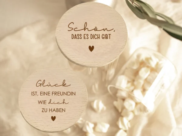 Personalisiertes Vorratsglas mit Buchenholzdeckel – Bild 3