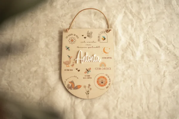 Farbenfrohe personalisierte Affirmationstafel aus Holz – Bild 3