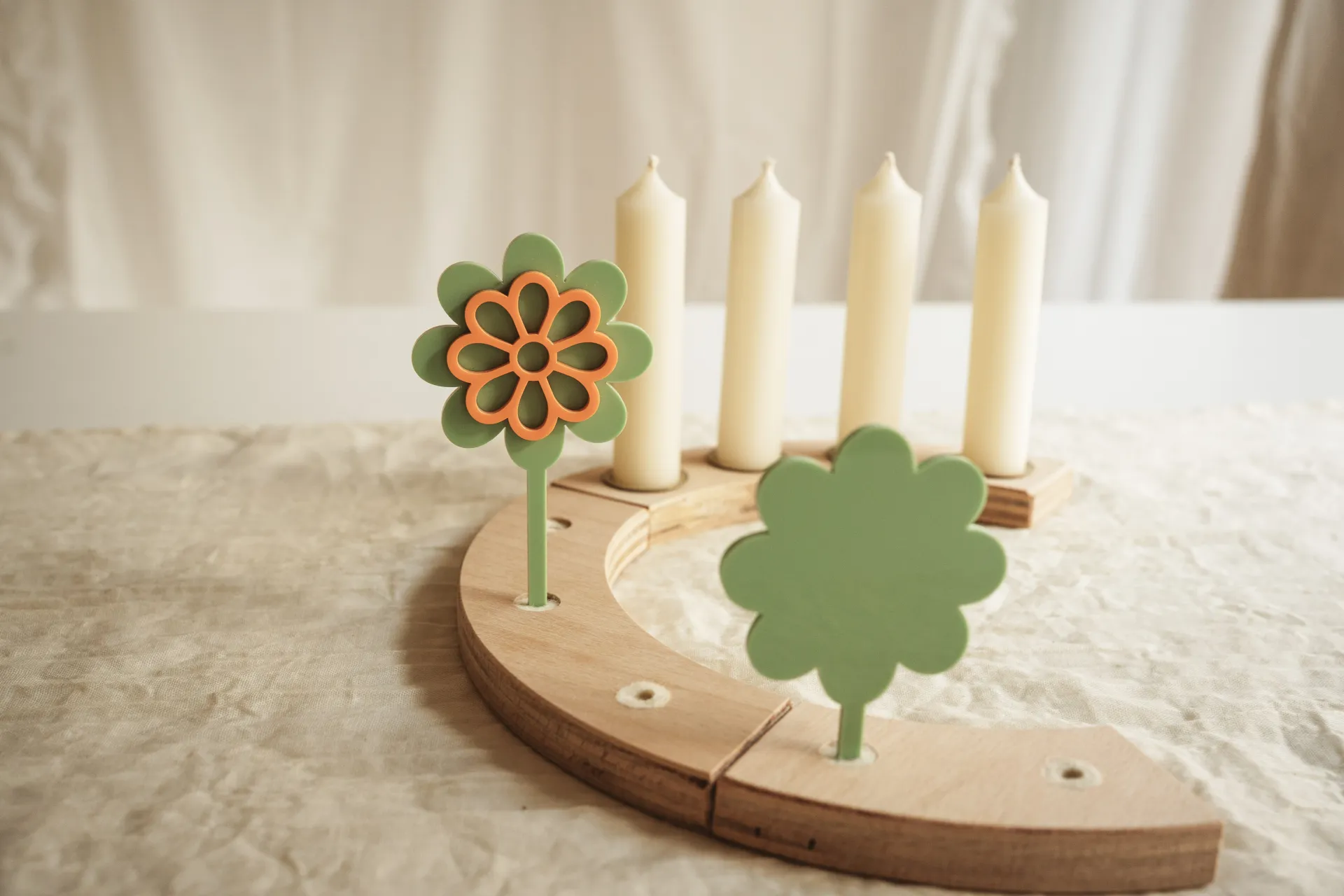 Acrylblumen für den Geburtstagskranz – Bild 3